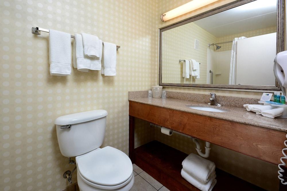 Holiday Inn Express Lynchburg By Ihg Exterior foto