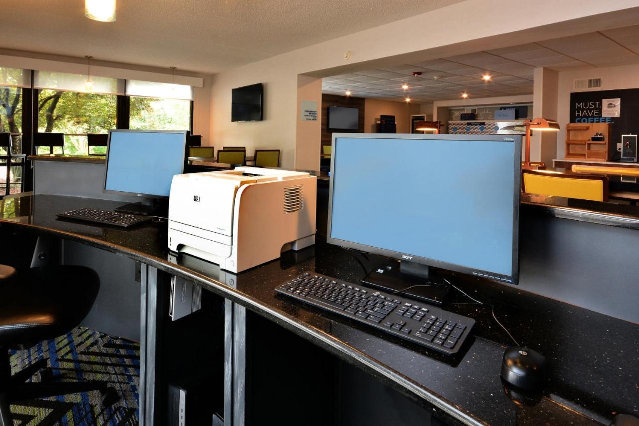 Holiday Inn Express Lynchburg By Ihg Exterior foto