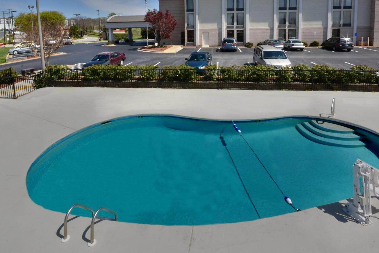 Holiday Inn Express Lynchburg By Ihg Exterior foto