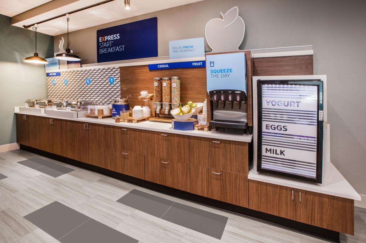 Holiday Inn Express Lynchburg By Ihg Exterior foto
